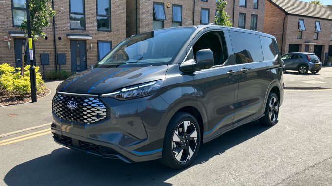 Ford Transit Custom 320 L1 Petrol Fwd 2.5 PHEV 232ps H1 Double Cab Van Sport Auto - Image 23